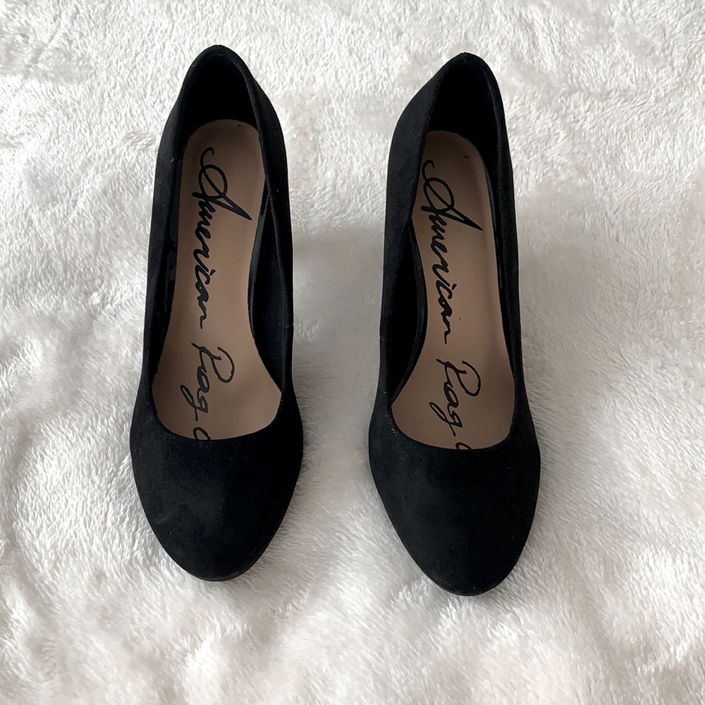 American Rag black pumps.